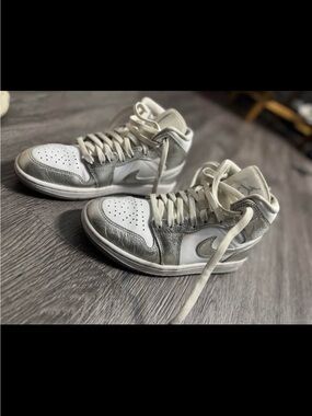 Nike Jordan Mid Women’s Sneakers - White & Silver